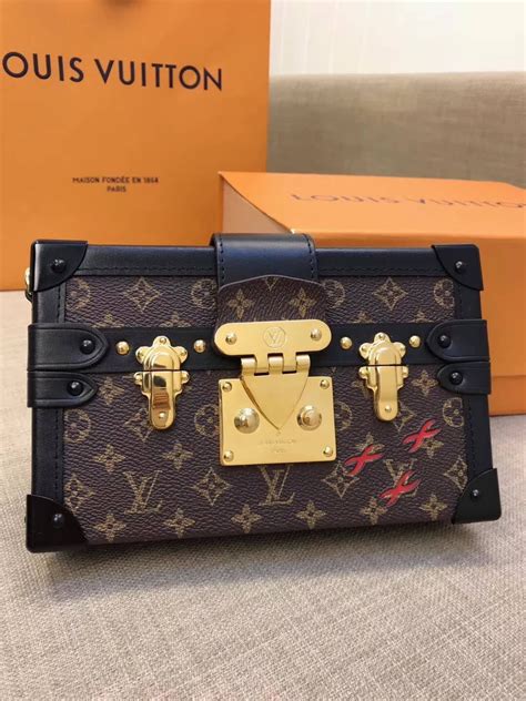 louis vuitton small box bag